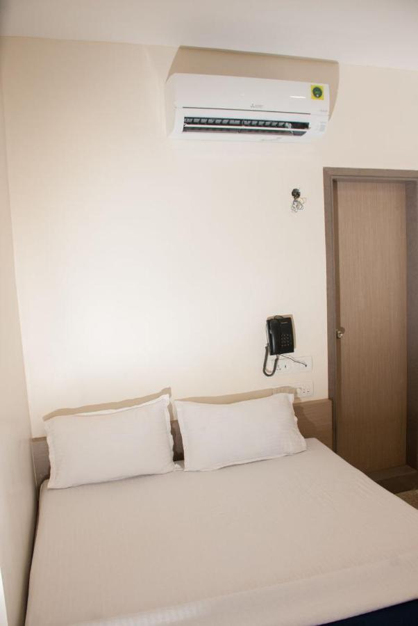 City Hotel Mumbai Ngoại thất bức ảnh